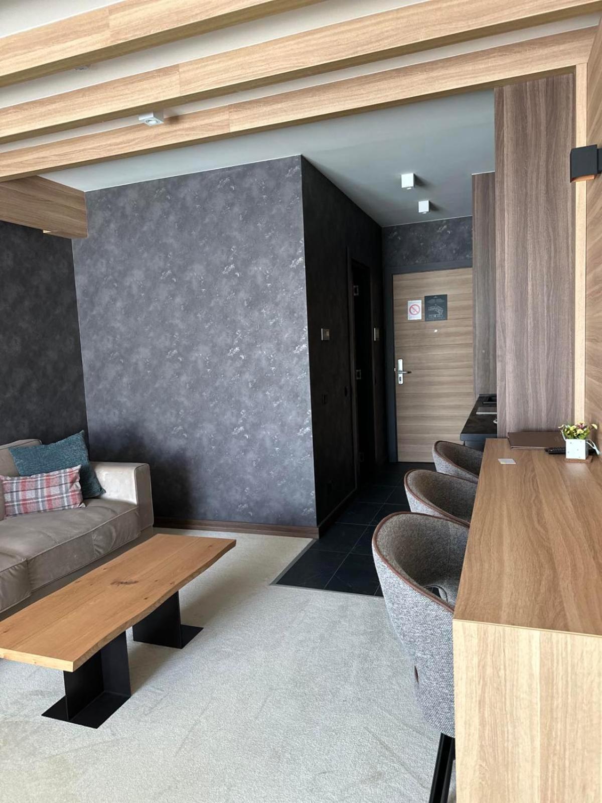 Woodside Apartment M Kopaonik Free Parking Luaran gambar